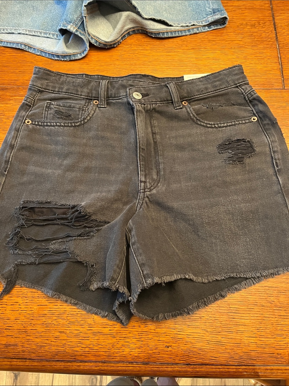 AMERICAN EAGLE Denim Shorts, size 6 - 2 pair - Picture 2 of 10